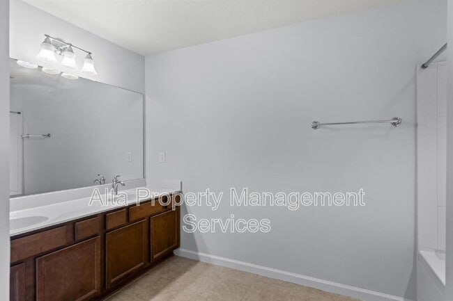Building Photo - 6881 Woody Vine Dr