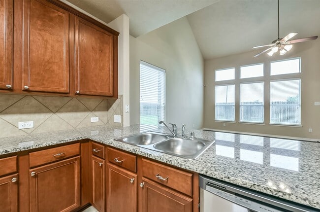 Building Photo - 7114 Freesia Ct