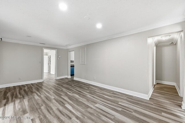 Building Photo - 2002 St Clair St