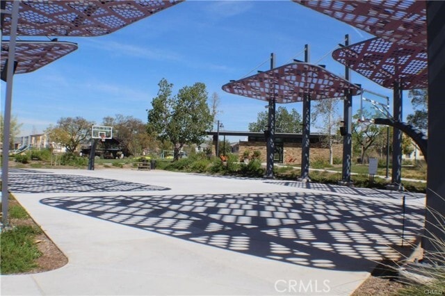 Building Photo - 140 Paramount