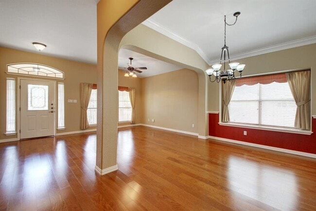 Building Photo - 904 Black Canyon St