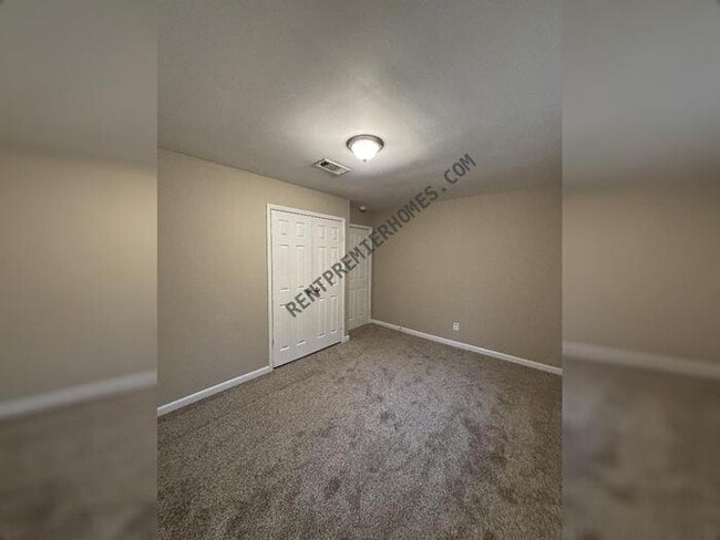 Building Photo - 607 S Jackson St