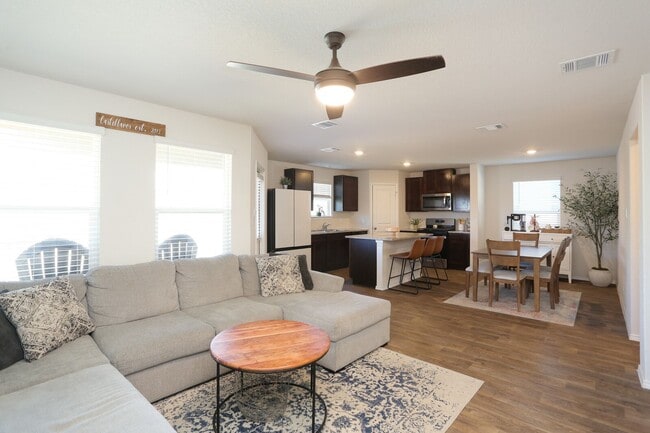 Building Photo - 1153 Barn Swallow Wy