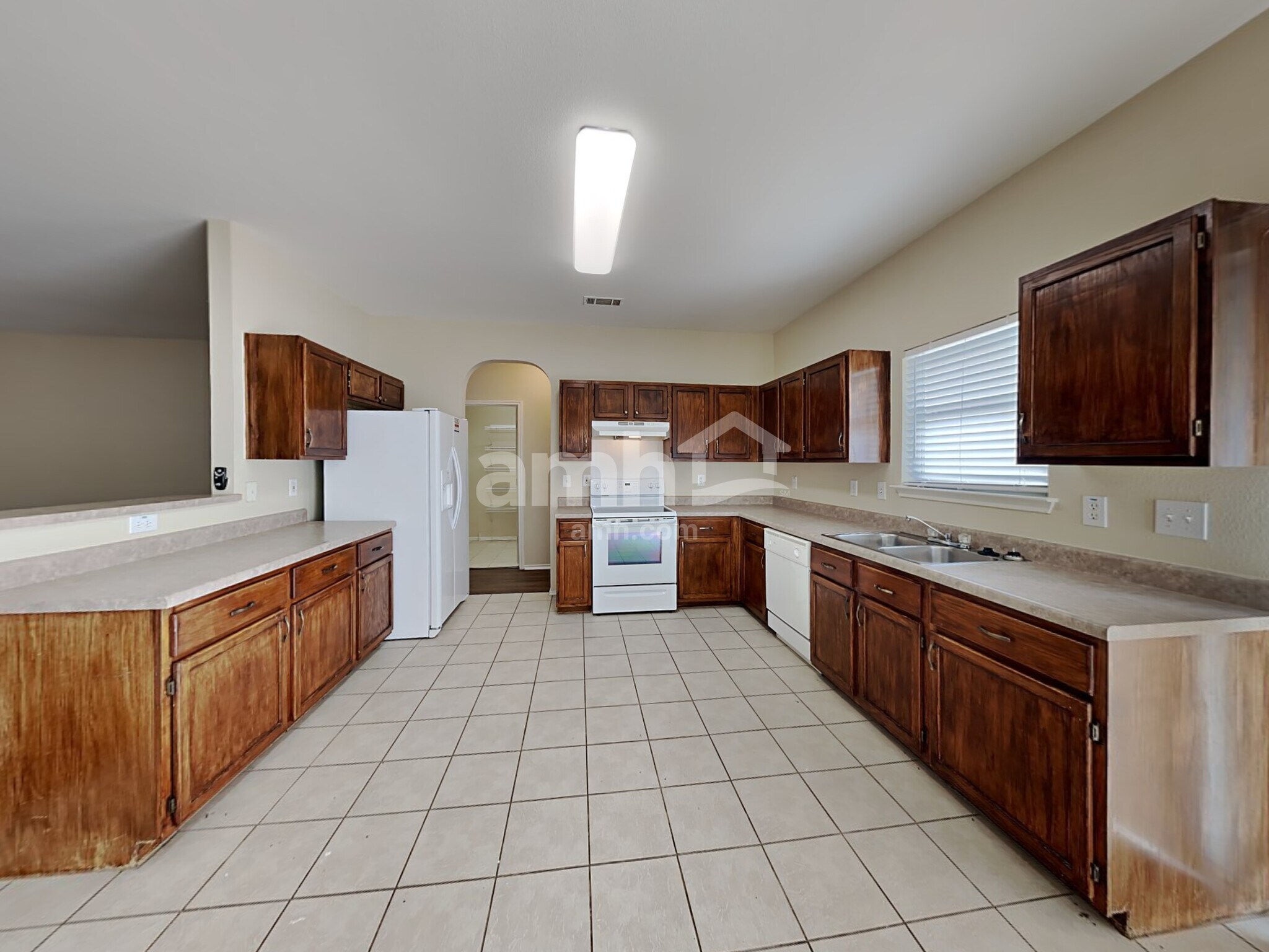 Building Photo - 1419 Diamond Blf