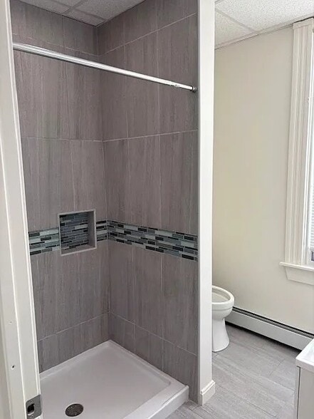 Building Photo - 254 Hope St