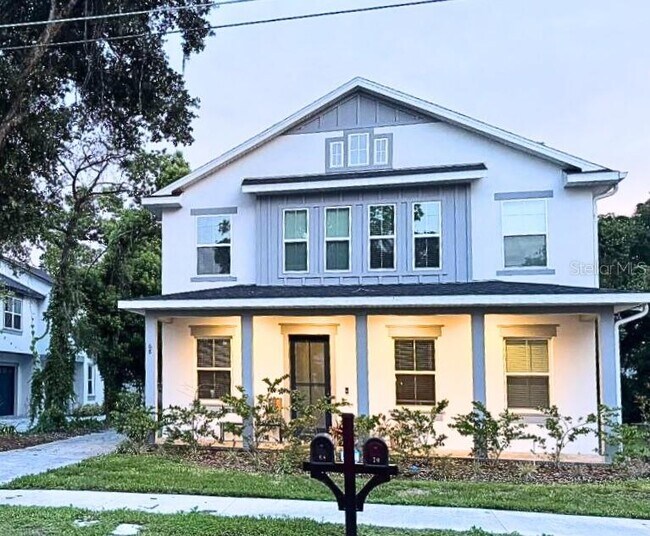 Primary Photo - 70 W Esther St