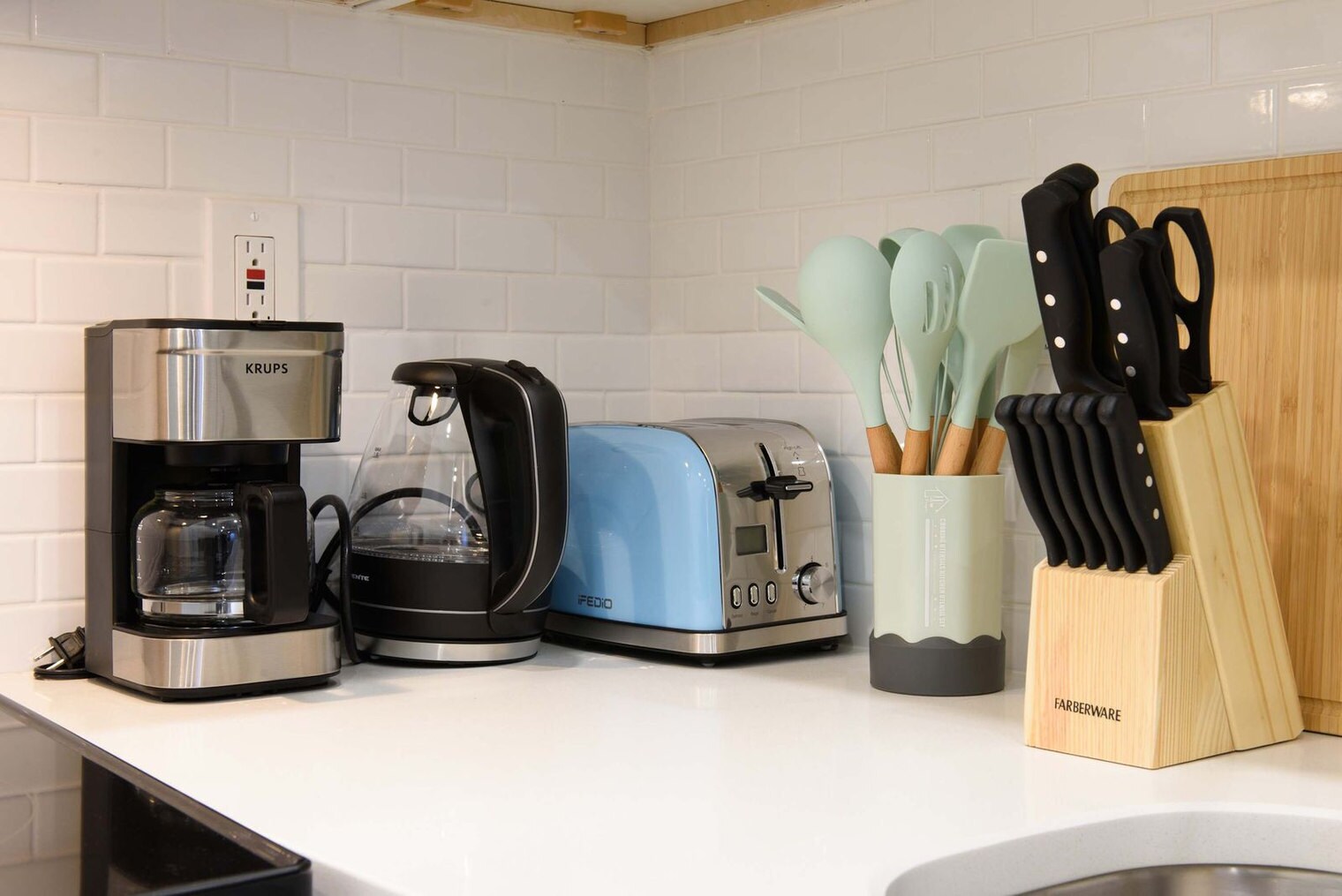 Building Photo - 240e E 75th St