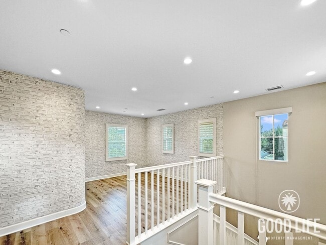 Building Photo - Stunning 3Bd/3.5Ba Home in Irvine w/Large Patio, Modern Design and 2 Master Suites!