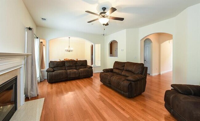 Building Photo - 981 Brownstone Ln SW