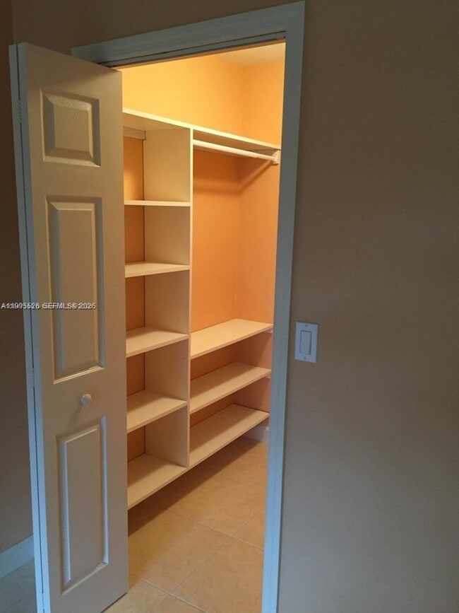 Building Photo - 9301 SW 92nd Ave