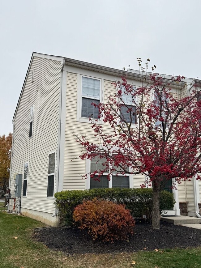 Building Photo - Upper Macungie 2 Bedroom 1.5 Bath end unit townhome for rent $1875/month