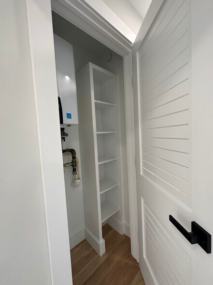 Building Photo - 56 Brill St