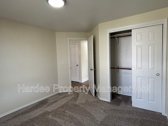 Building Photo - 3248 S Cadet Ave