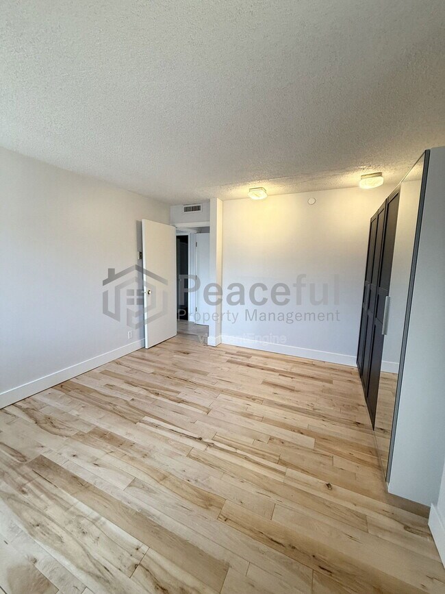 Building Photo - 515 S 1000 E