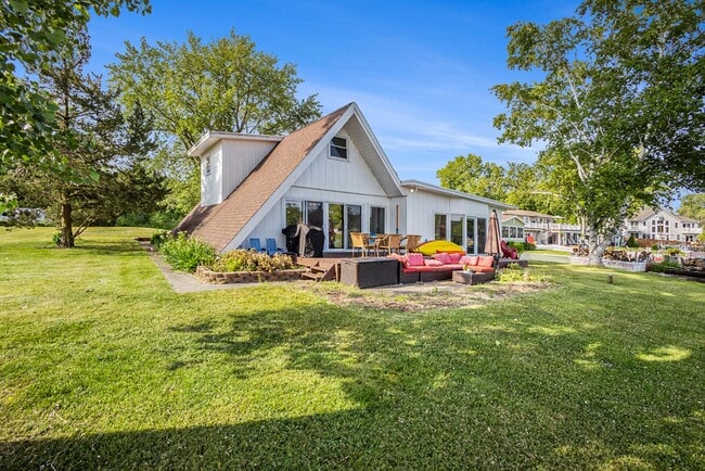 Building Photo - 811 Palmer Dr