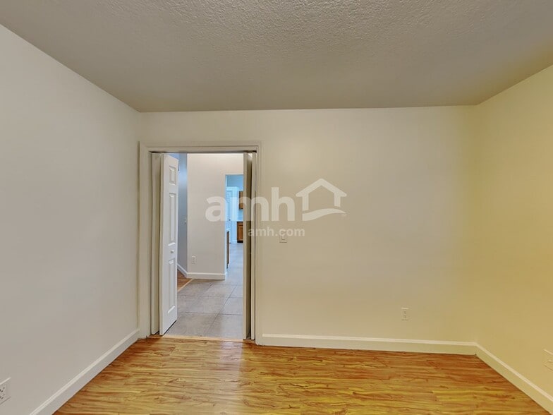 Building Photo - 4539 Antler Hill Dr E