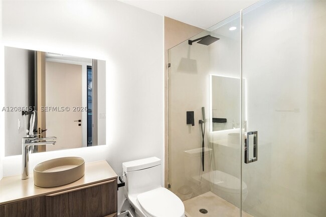 Building Photo - 710 S Shore Dr