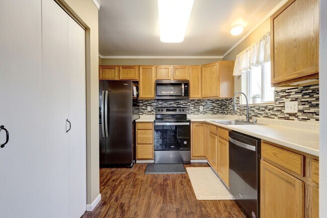 Building Photo - East Anchorage Home Near Trails & Parks; W/D in unit, Garage, Fenced Yard; Quick Access to JBER