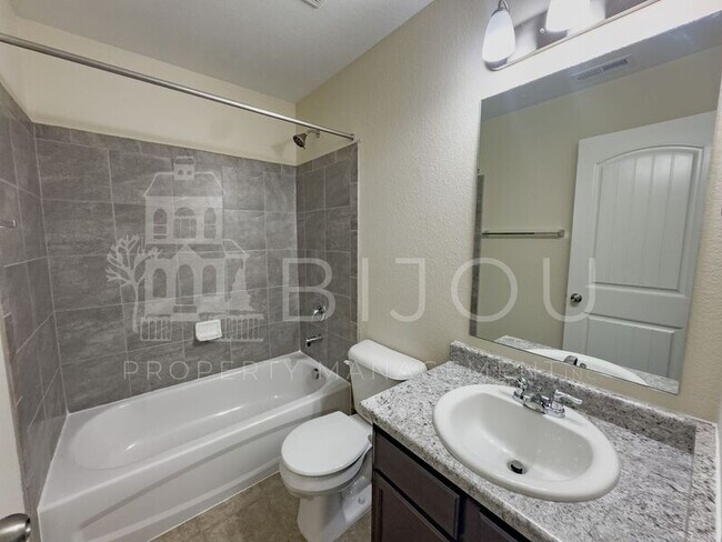 Building Photo - 7458 Primavera Ln