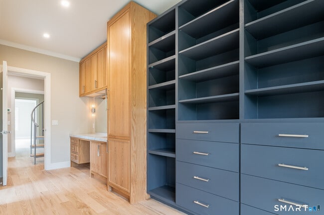 Building Photo - 68 Dearfield Dr