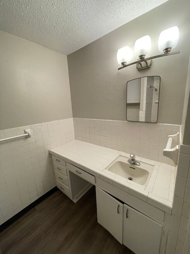 Building Photo - Beautiful House Minutes From Marsha Sharp ...