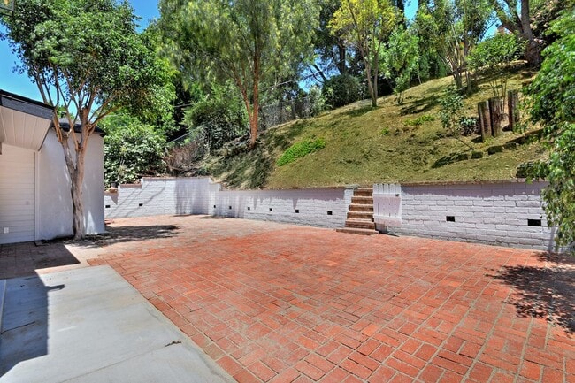 Building Photo - 11657 Sunshine Terrace