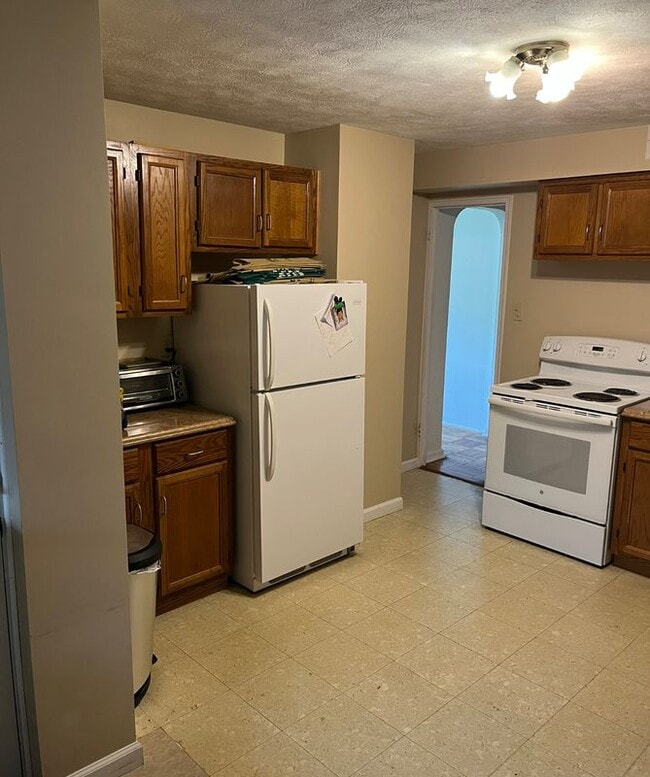 Building Photo - 1663 Longwood Rd