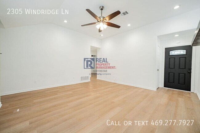 Building Photo - 2305 Windridge Ln