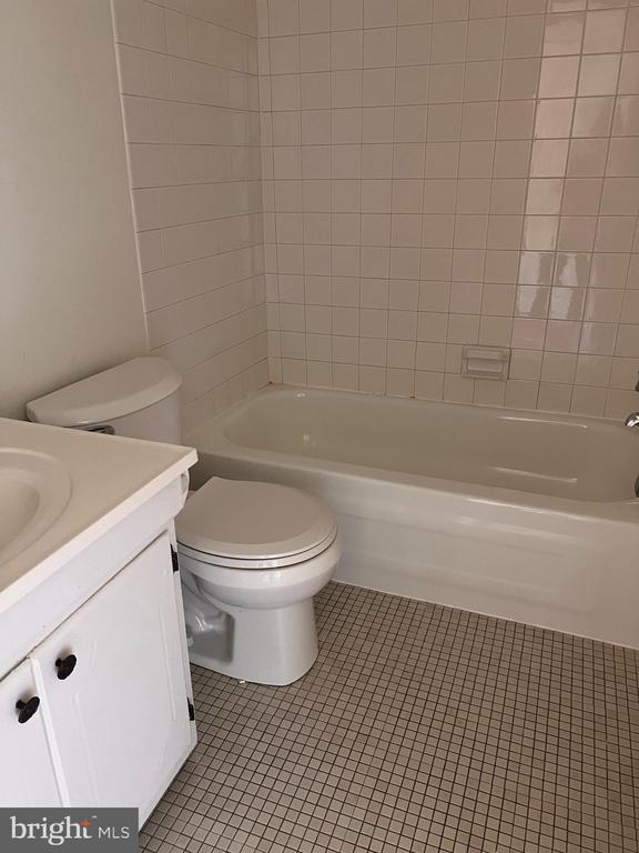 Building Photo - 329 Shawmont Ave