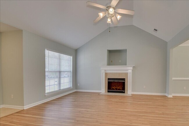 Building Photo - 3018 Ashland Way