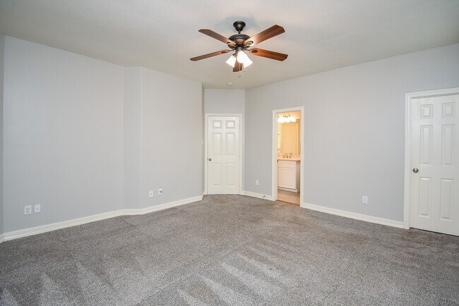 Building Photo - 7902 Silent Forest Dr