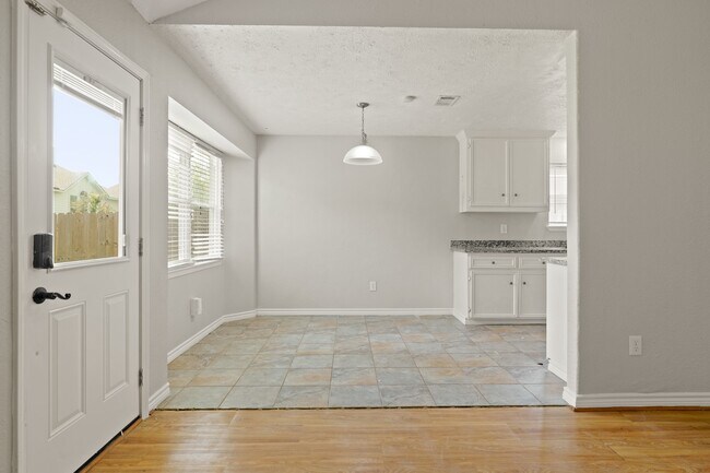 Building Photo - 5834 Fallengate Dr