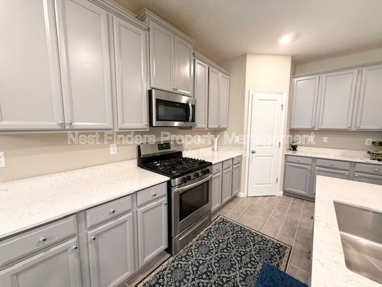 Building Photo - 619 Brown Bear Run