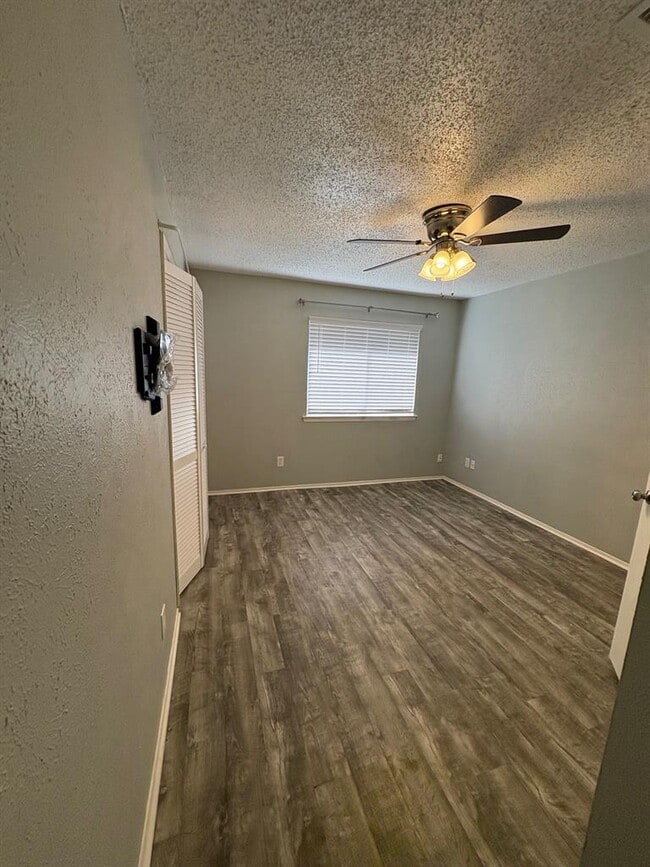 Building Photo - 317 W William Cannon Dr