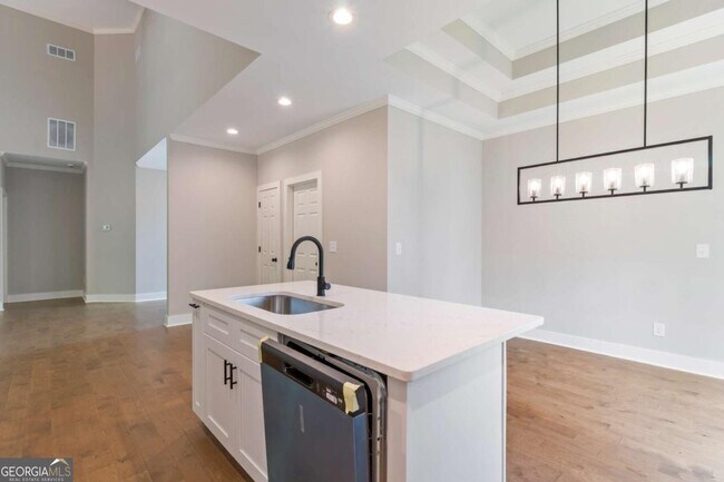 Building Photo - 380 Ansley Dr