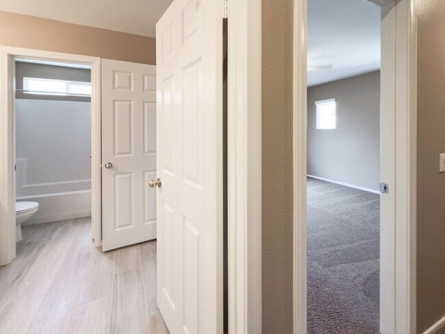 Building Photo - AVAILABLE NOW! 5 Bedroom, Cut-DeSac Home for Rent in a Beautiful, Murrieta Community!