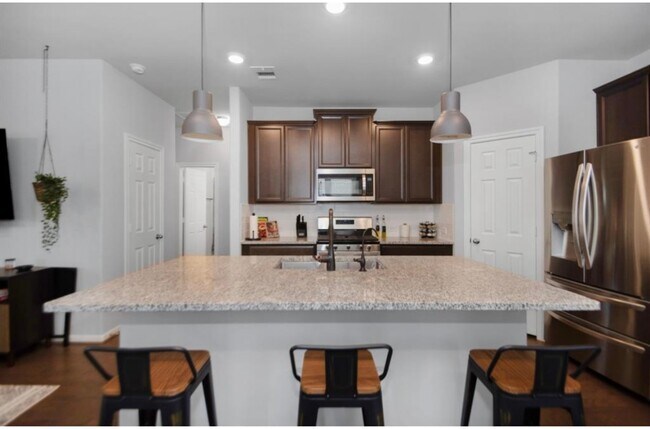 Building Photo - 10406 Mount Winchell Dr