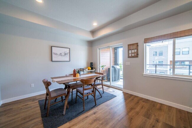 Building Photo - Gorgeous Modern Townhome in Draper