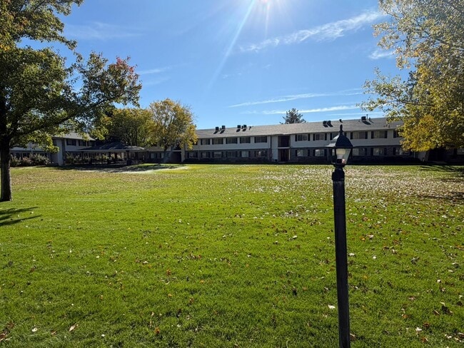 Building Photo - 65 E 600 S