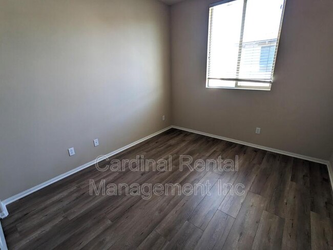 Building Photo - 5049 Mosaic Ct