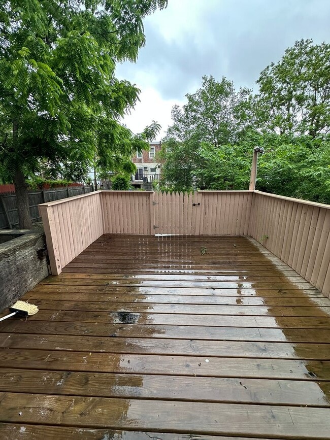 Building Photo - 3 Bed 1 Bath Townhome in Elmwood