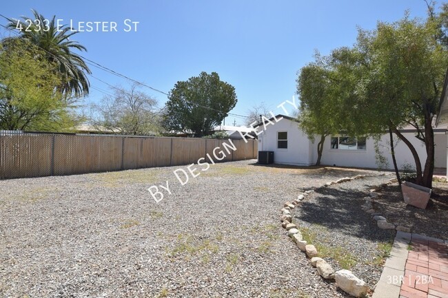 Building Photo - 4233 E Lester St