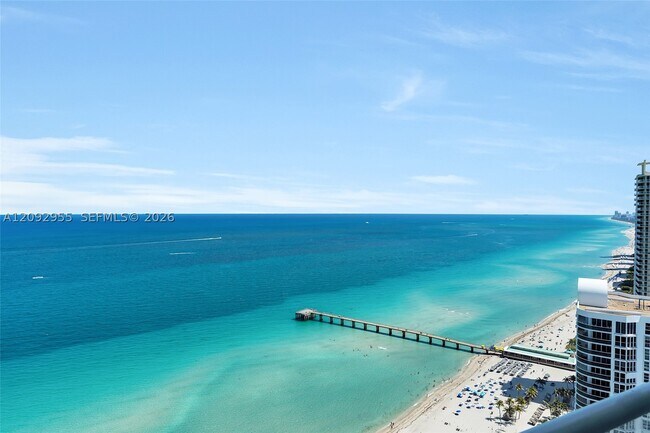 Building Photo - 16901 Collins Ave
