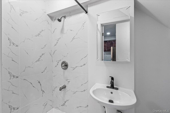 Building Photo - 953A E 217th St