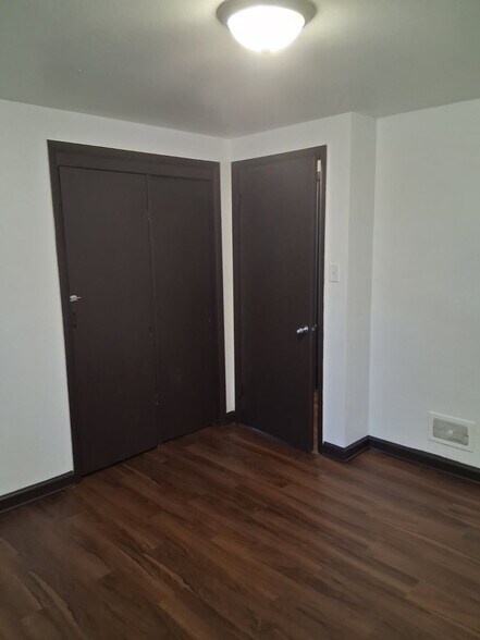 Building Photo - 4900 N 40th St