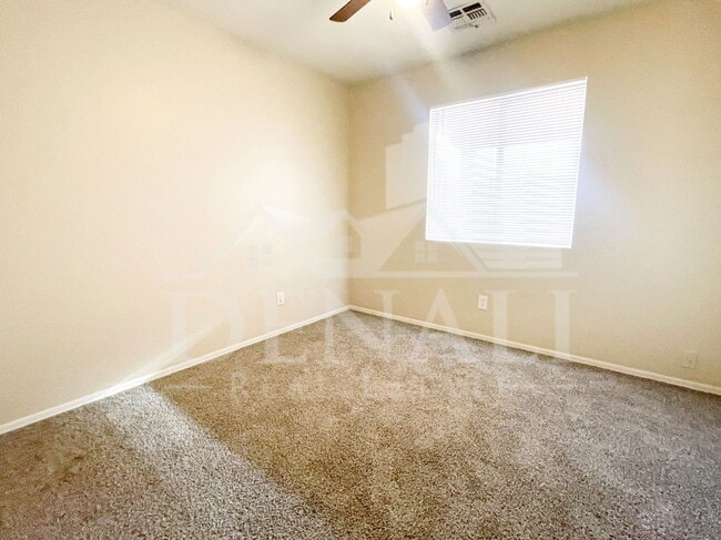 Building Photo - 8930 W Catalina Dr