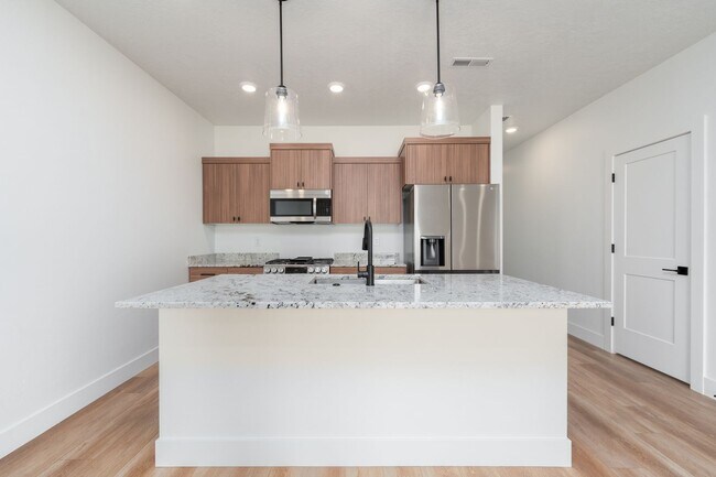 Building Photo - $1,799.00 for this 1 car garage, 2 bed, 2.5 bath