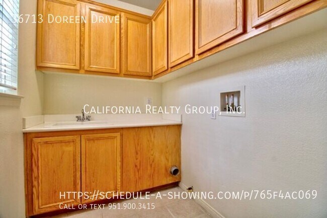 Building Photo - 36713 Doreen Dr