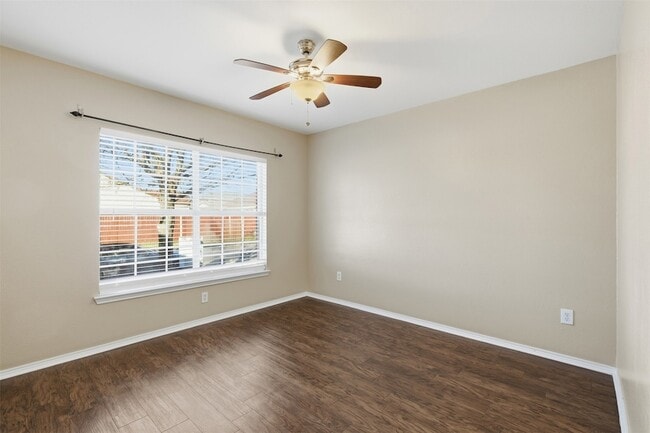 Building Photo - 2918 St Rita Dr