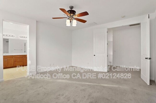 Building Photo - 2446 Mojave Dr